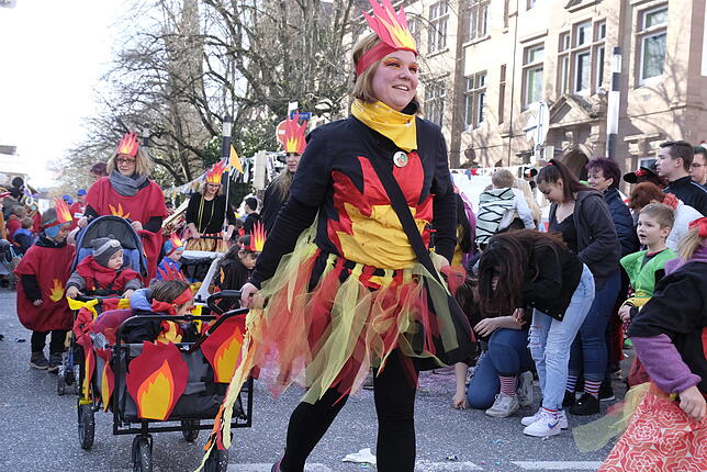 Bild 46: Bilder vom großen Fasnet Samschdig-Umzug der Poppele-Zunft (1)