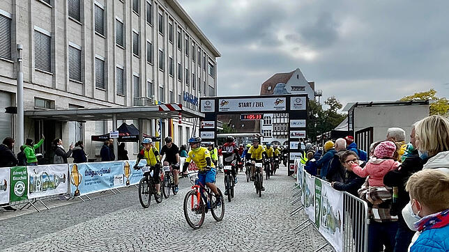 Der Hegau-Bike-Marathon geht am 26. Juni wieder an den Start. 2021 fand er pandemiebedingt im Herbst statt, wo auch dieses Foto ...