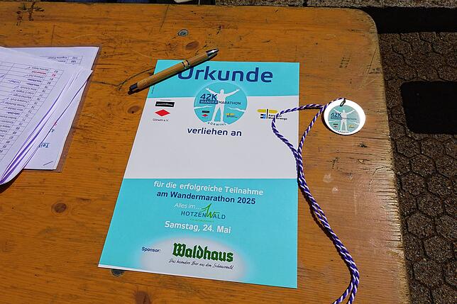 Bild 36: 180 Teilnehmer beim 42-Kilometer-Wandermarathon: Das sind die Bilder