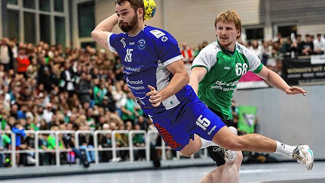 Mika Ante Komin (rechts) und der TV Ehingen wollen nach der Derbyniederlage gegen den am Wochenende spielfreien TuS Steißlingen (Niklas ...