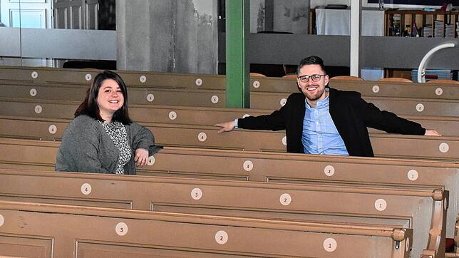 Octavia von Roeder (30) und Lukas Best (28), Pfarrerin und Pfarrer im Probedienst, möchten gerne die Kirchen in Konstanz mit mehr ...