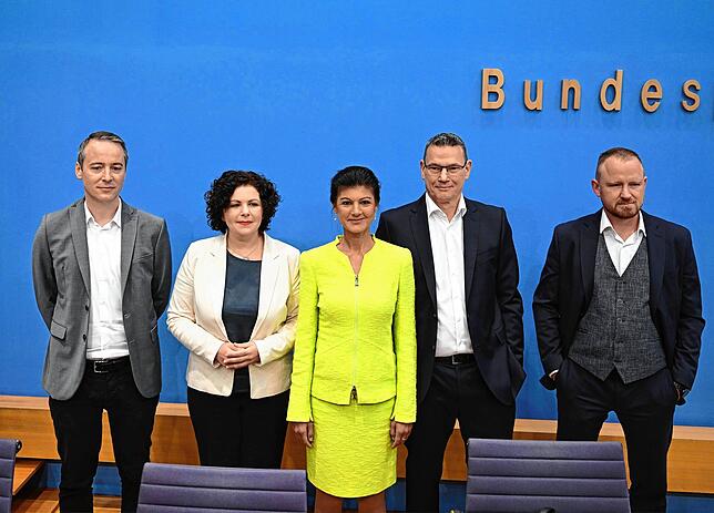 Die Vorstandsmitglieder des Vereins „Bündnis Sahra Wagenknecht – Für Vernunft und Gerechtigkeit“: Lukas Schön (von ...