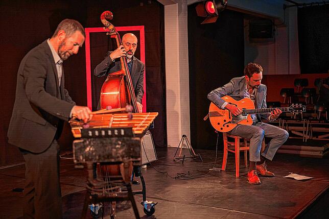 Bild 4: Seelenmassage zum Wochenstart – Das Jörg Enz Trio in der Basilika Singen