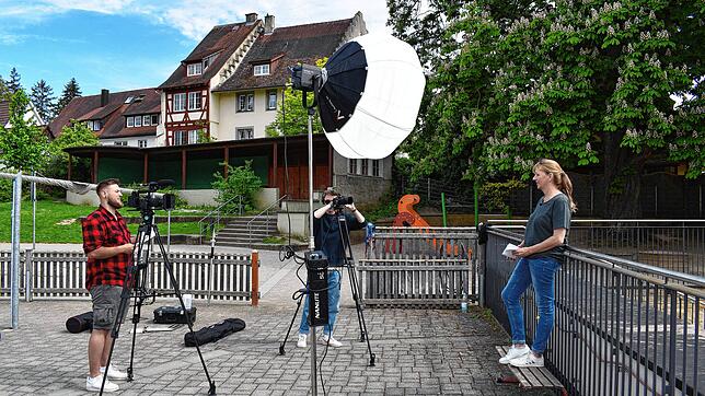 Filmaufnahmen auf der Terrasse des Kindergartens Sankt Angelus in Überlingen. In Zusammenarbeit mit der Agentur LE Marketing kommen ...