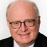 „Wir investieren nicht nur in Steine oder Glas, sondern in Menschen.“ Wolf-Dieter Karle, Freie Wähler