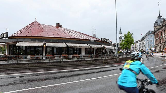 Die Ladenzeile am Konstanzer Hauptbahnhof soll neu gebaut werden – ein Fahrradparkhaus inklusive. Es wird ein Gemeinschaftsprojekt von ...