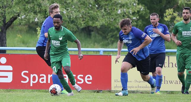 Bild 22: FV Degerfelden unterliegt mit 2:5 dem FC Hausen &ndash; und wir haben Bilder!
