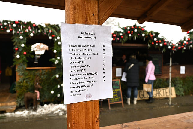 Getränkekarte des Glühgartens auf dem Vorplatz des Konzils