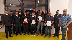 Ehrungen bei der Feuerwehr Küssaberg, Abteilung West (von links): Hauptbrandmeister und Gesamtkommandant Thomas Werner, Robert Mathis, ...