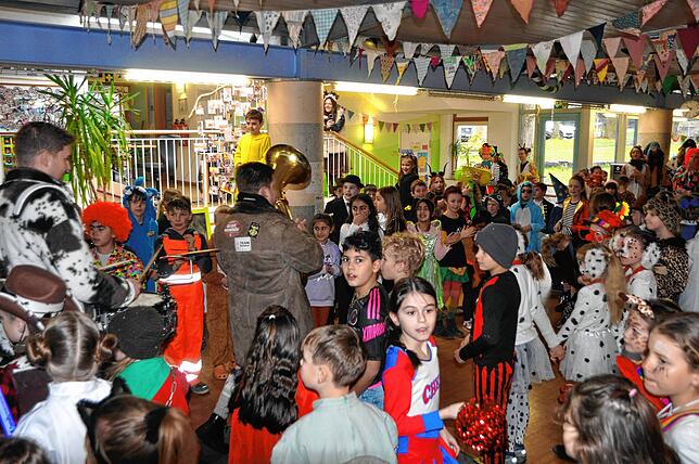 Bild 7: Fasnacht in Leimbach: Grundschüler befreit! Die schönsten Bilder der Narrenaktion im Überblick