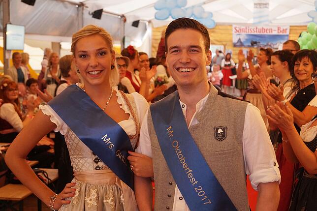 Caroline Engstler und Simon Huff, Miss und Mister Oktoberfest 2017.