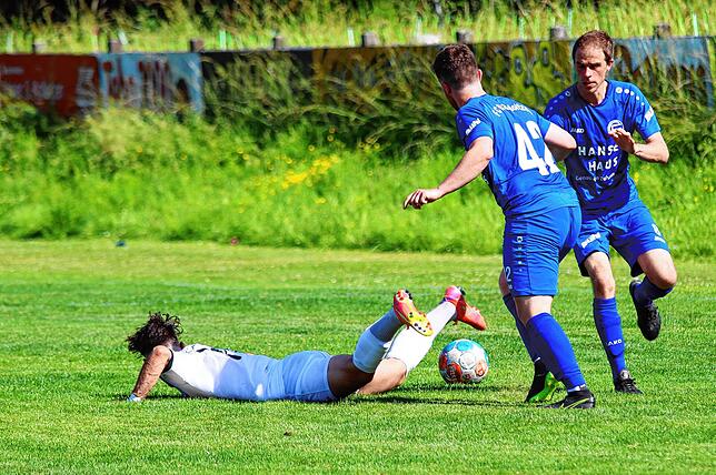 Bild 18: Enttäuschte Radolfzeller, jubelnde Villinger: Die besten Bilder vom Showdown in der Verbandsliga