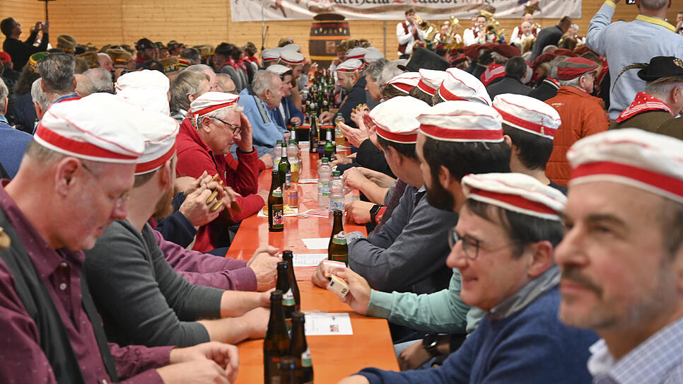 Bild : So war der Männer-Frühschoppen der Narrizella Ratoldi an Dreikönig