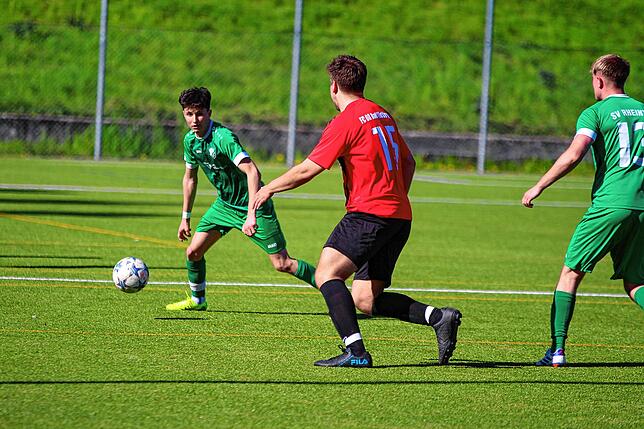 Bild 8: FC 08 Bad Säckingen besiegt den SV Rheintal mit 5:3 – und wir haben Fotos!