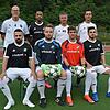 Neue Gesichter im Kader des FC Zell. Das Trainerteam mit Torwarttrainer Björn Freitag (links, stehend), Trainer Michael Schwald (Zweiter ...