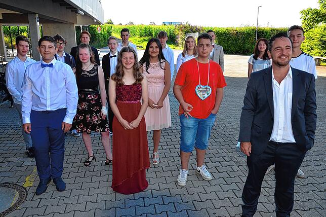 Recht zufrieden zeigt sich die 9a der Werkrealschule.