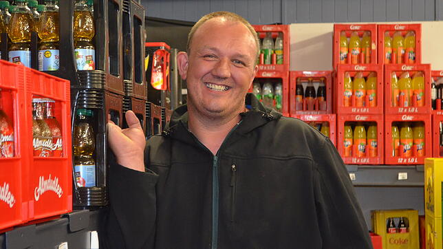 Er ist das Gesicht im Kampf gegen Einwegplastik: Getränkehändler Hans-Peter Kastner aus Stuttgart-Vaihingen verkauft ab August keine ...