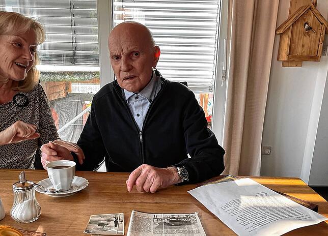 Werner Kleiser war von 1957 bis zum Ruhestand 1994 bei Post, Bahn und SBG als Linienbusfahrer beschäftigt. Am 21. Januar 1963 blieben er ...