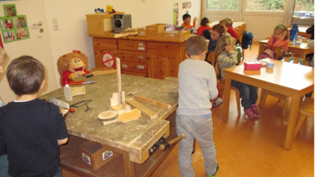 Damit die Kinder der städtischen Kindertagesstätte Gurtweil in Zukunft in Ruhe Werken und Mittagessen können, soll ein Bauwagen oder ein ...
