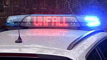 Nach einem Unfall bei Frickingen sucht die Polizei die Fahrerin eines silbernen Autos. Es wurde bei dem Unfall beschädigt, doch weil der ...