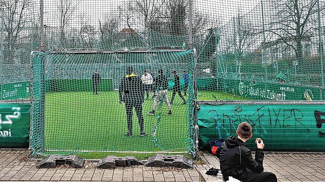 Das DFB-Minispielfeld bei Konstanz-Petershausen: Hier soll es an einem Juniabend 2024 zwischen den Mitspielern Reibereien gegeben haben. ...