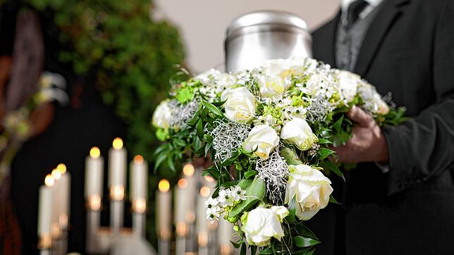 Bild : Wo sterben die Corona-Opfer und wie lange standen diese Menschen zuvor mitten im Leben?