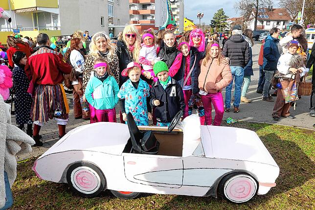 Bild 33: Bunter Gemeindeumzug in Uhldingen-Mühlhofen