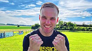 Steffen Allgaier feiert mit dem SV Denkingen die Meisterschaft in der Bezirksliga.