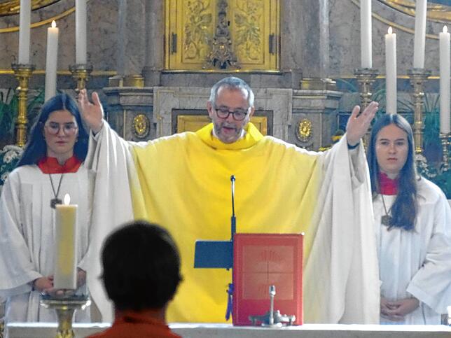 Pfarrer Ulrich Sickinger zelebrierte den katholischen Festgottesdienst.