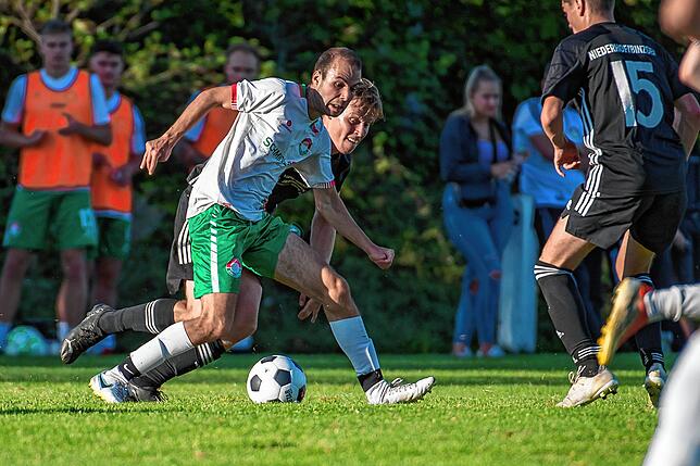 Bild 3: Spvgg. Andelsbach gewinnt mit 4:1 gegen den SC Niederhof/Binzgen &ndash; und wir haben Bilder!