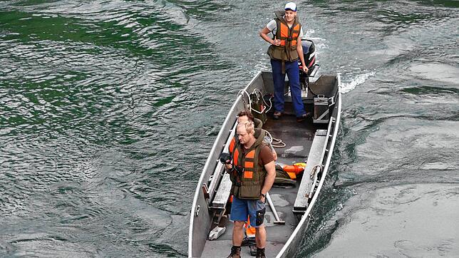 Deutsche wie Schweizer Rettungsorganisationen waren bei der großen Suchaktion auf dem Rhein im Einsatz.