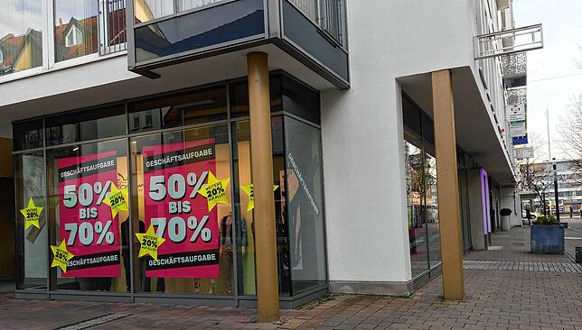 Bei Rossner in den Postarkaden läuft noch der Abverkauf. Für die Scheffelstraße ist diese Geschäftsaufgabe ein Verlust.