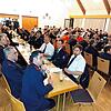 Die Versammlung der Allensbacher Feuerwehr im Bürgerhaus Langenrain ist gut besucht. Eine neue Führung wird gewählt.