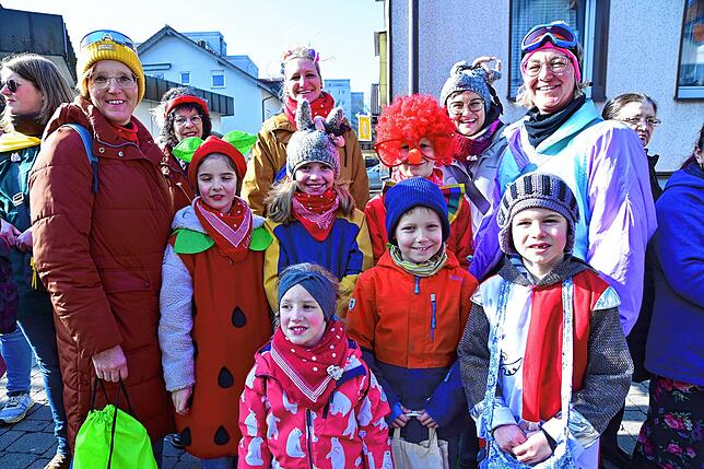 Bild 18: So laufen sich die Narren für den Umzug in Bad Dürrheim warm
