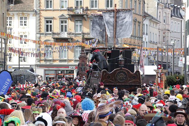 Bild 25: Die schönsten Bilder und Videos von der SÜDKURIER-Fasnacht auf der Marktstätte! Ho Narro!