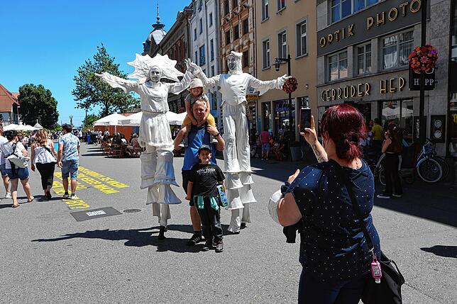 Bild 22: Stöbern in der Altstadt, Action auf dem See und Genuss am Hafen: Bilder vom Wochenende in Konstanz