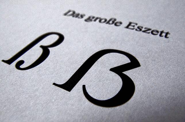In Deutschland seit einigen Jahren als Großbuchstabe, in der Schweiz gar nicht vorhanden: das Eszett.