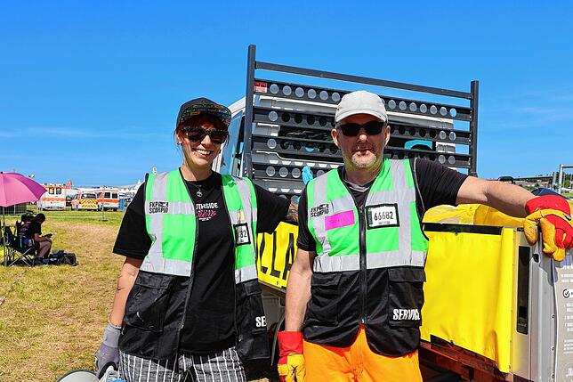 Florence Dupin und Thomas Stoll sammeln den Müll auf den Campingplätzen.