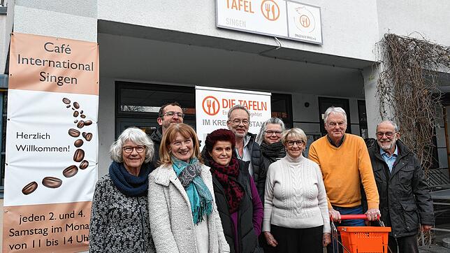 Treffen der Tafel-Macher zu 25 Jahre Singener Tafel (von links): Renate Schwarz-Massat (Schriftführerin), Margot Kammerlander ...