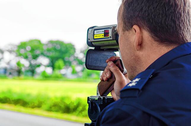 Bild 1: Polizei rüstet sich für Schweizer Raser: Müssen wir uns bald auf noch mehr illegale Autorennen einstellen?