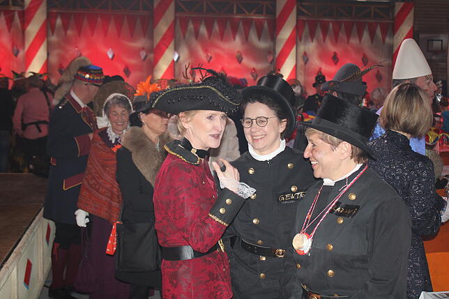 Bild 21: Fasnacht in Stockach: Narrengericht 2025 – Zuschauer feiern mit tollen Bildern!