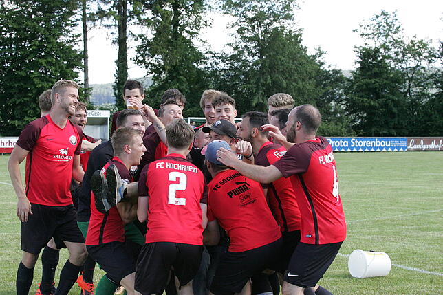 Bild 4: Dramatisches 2:1 gegen SV Berau: FC Hochrhein ist Meister &ndash; wir haben die Bilder!