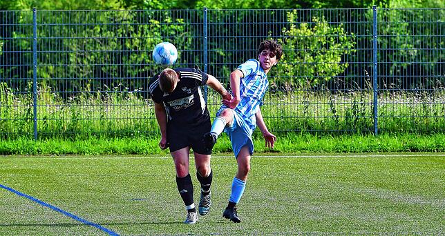 Bild 5: SV Obersäckingen steht nach 2:0 gegen SG FC Wehr/Brennet II an der Tabellenspitze – wir haben Fotos!