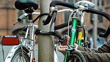(Symbolbild) Gegen das Fahrradschloss hat der junge Mann, der rund zwei Promille intus hat, keine Chance. Als es ihm nicht gelingt, es ...