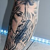 Die andere Wade von Alexander Schmalenberger ziert dieses Tattoo.