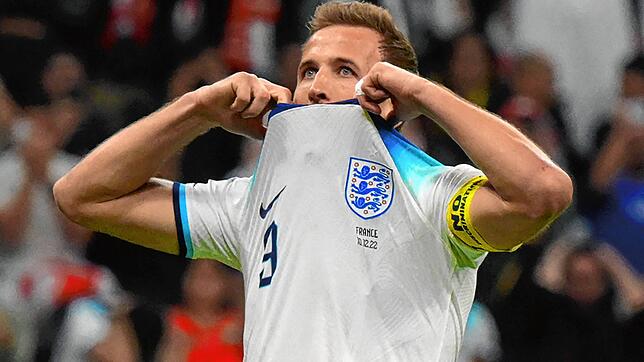 Der Moment, in dem Englands Kapitän Harry Kane realisiert, dass er den Elfmeter zum Ausgleich vergeben hat.