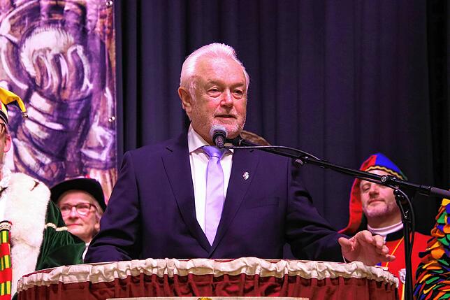 Bild 16: Der Beklagte ist da: Feierlicher Empfang für Wolfgang Kubicki im Bürgerhaus