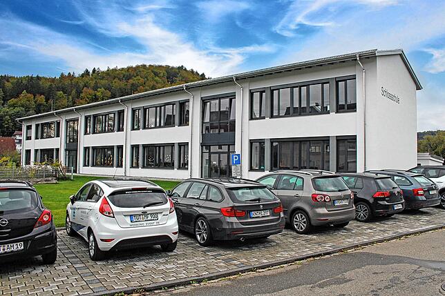 Acht Klassenzimmer im Quertrakt der Schlossschule verfügen seit der kürzlichen Sanierung bereits über eingebaute Luftfilteranlagen. Sie ...