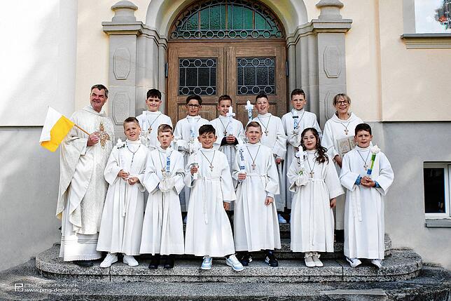 Bild 2: Heiliges Sakrament: Alle Bilder zur Kommunion und Konfirmation im Hegau