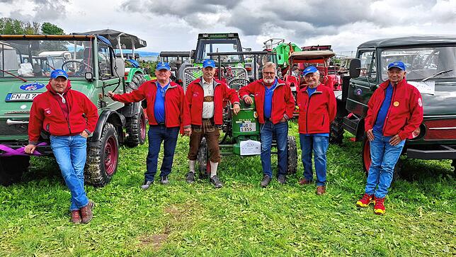 Mit ihren Oldtimern sind die Traktorfreunde aus Deggenhausertal angereist (von links): Bruno Schiller, Klaus Stehle, Siegfried Rieger, ...